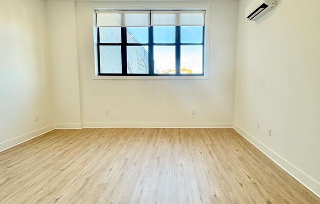 Studio, 1 bath, 476 sqft, $1,195, Unit 205