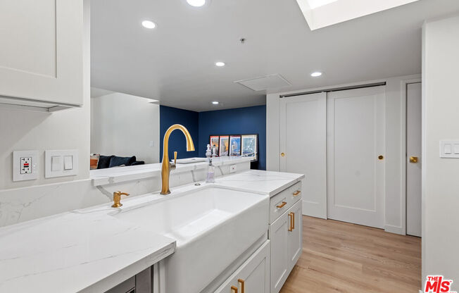 1 bed, 1 bath, 811 sqft, $4,395, Unit 1426