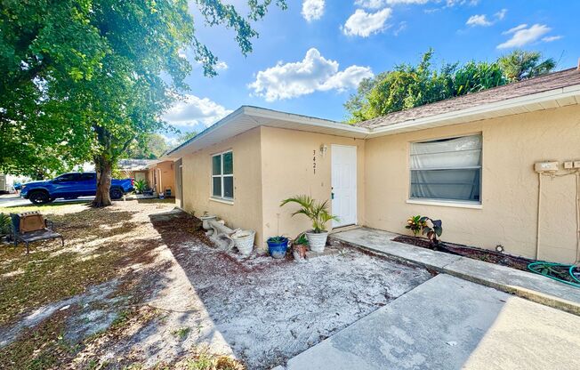 ** BONITA SPRINGS ** 2 BED / 1 BATH - WEST OF 41 - PET OK - ANNUAL RENTAL