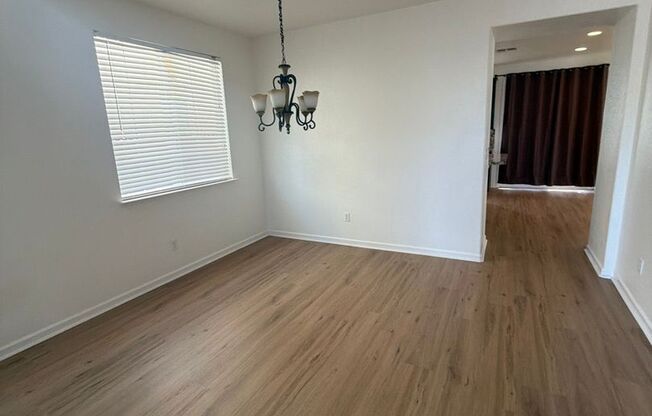 Corner Lot - 4 Bed 2 Bath !!
