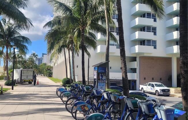 2899 Collins Ave