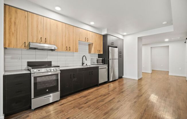 2 beds, 1 bath, 660 sqft, $2,850, Unit 311