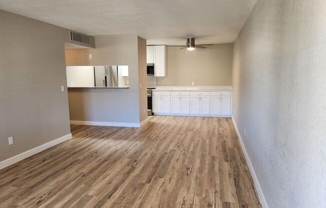 2 beds, 1.5 baths, 895 sqft, $1,475, Unit 204