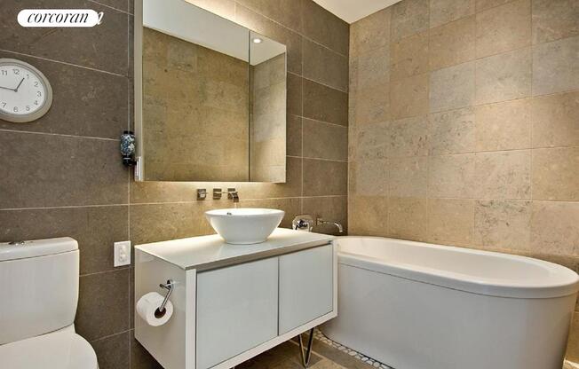 1 bed, 1.5 baths, 951 sqft, $5,500, Unit 1104