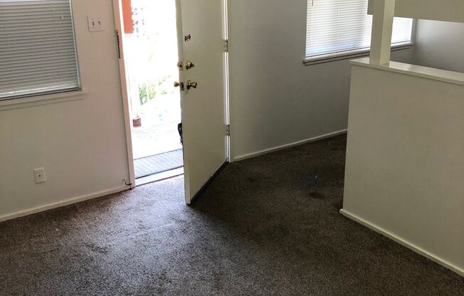 Studio, 1 bath, 260 sqft, $1,595, Unit 19