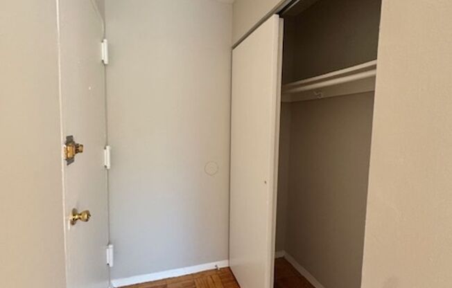 2 beds, 1 bath, $1,142, Unit 104