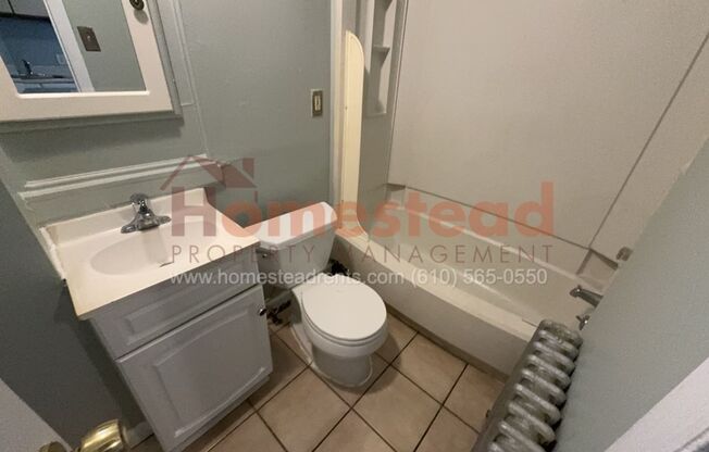 1 bed, 1 bath, $925, Unit 1R