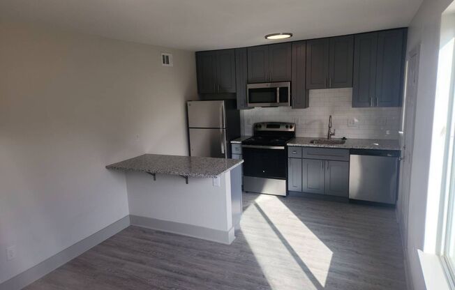 2 beds, 1 bath, 1,040 sqft, $1,750, Unit 583WD04