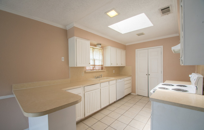 3 beds, 2 baths, $1,775