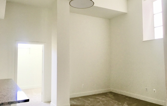 2 beds, 1 bath, 825 sqft, $1,350, Unit 116