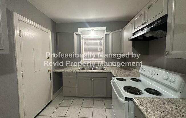 2 beds, 1 bath, $895