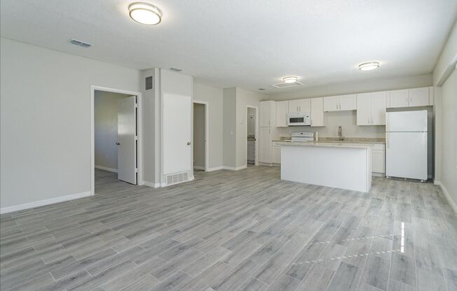 2 beds, 1 bath, $1,547, Unit Unit B