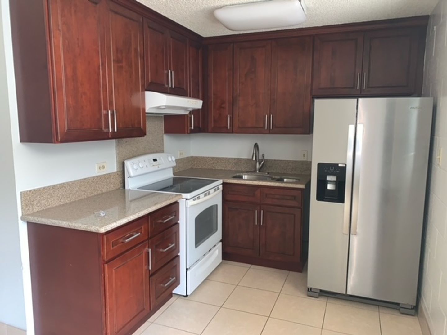 Recently Renovated 2 Bedroom, 1 bath unit w/1 parking - Available Now