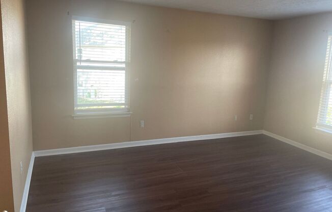 2 beds, 2 baths, $1,900