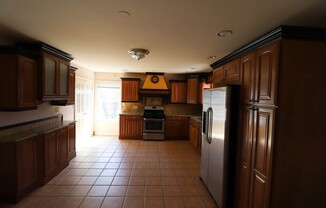 4 beds, 2 baths, 1,800 sqft, $3,800, Unit 2