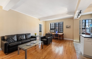 211 E 35 ST