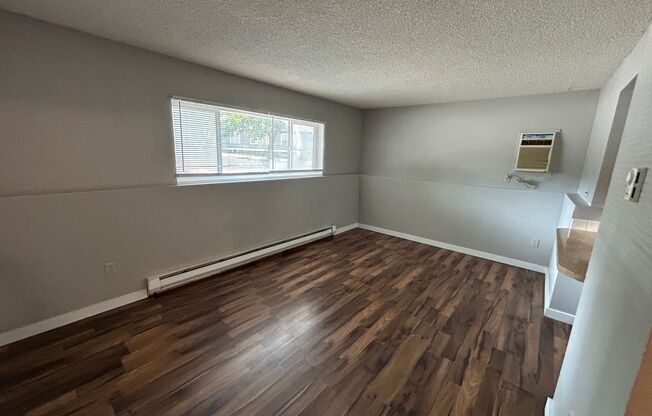 1015 South Walnut Place Apartments!