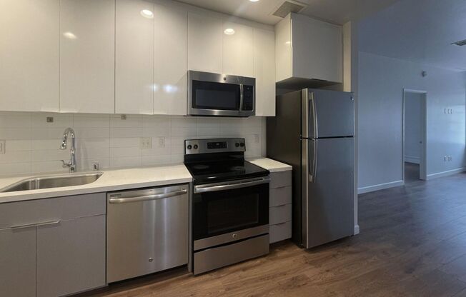 1 bed, 1 bath, 583 sqft, $1,975, Unit 416