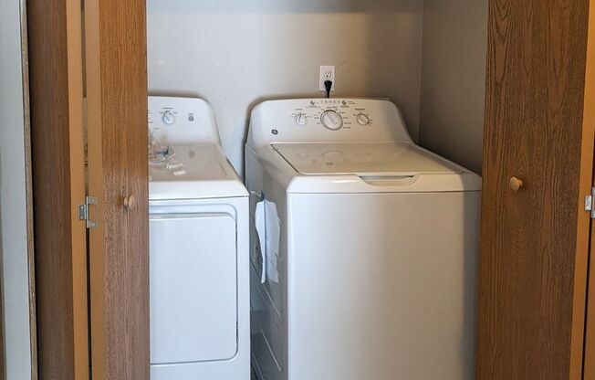 2 beds, 2 baths, 950 sqft, $1,295, Unit 31