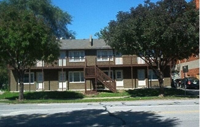 1000 BRUSH CREEK BLVD