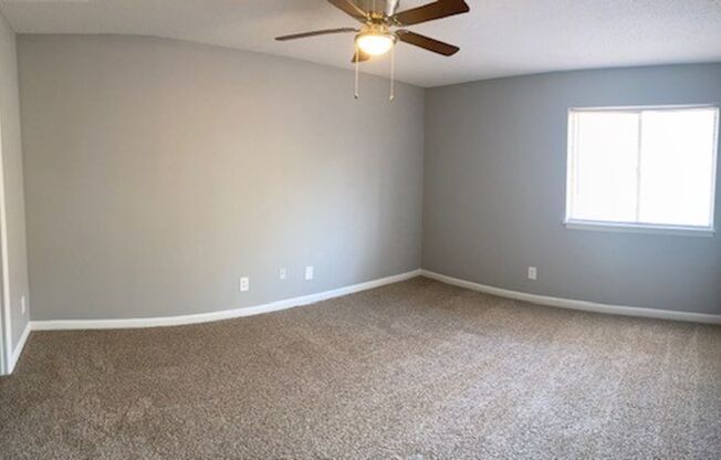 3 beds, 2 baths, 1,260 sqft, $1,250