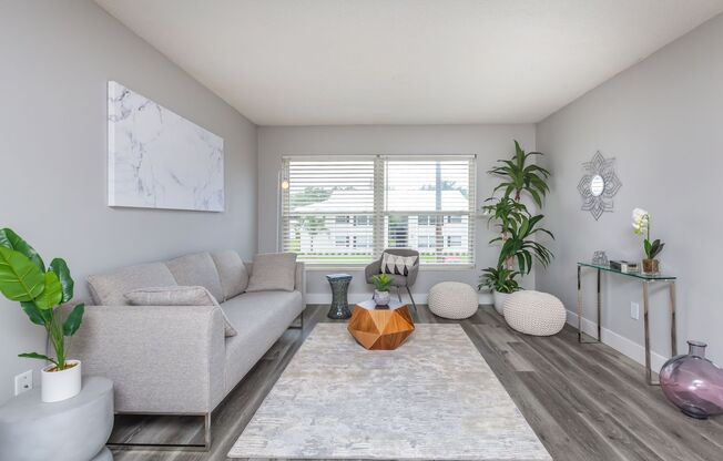 2 beds, 1 bath, 830 sqft, $1,399, Unit 01 - 0422