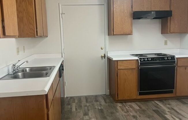 1047p  -170 -5916 Auburn St. -RB/JP