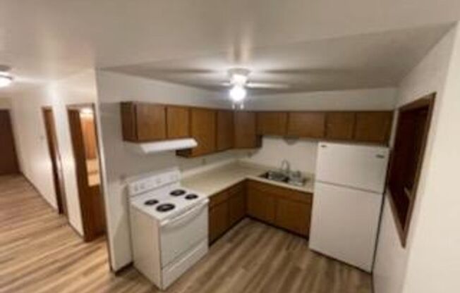 2 beds, 1 bath, $879.99, Unit 2951-06