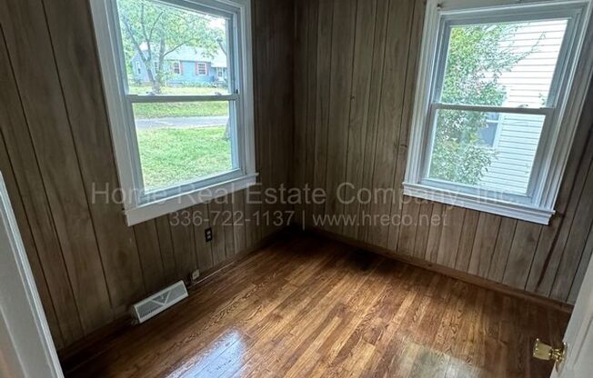 3 beds, 1 bath, $1,195