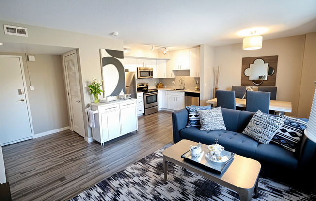 2 beds, 1 bath, 790 sqft, $1,450, Unit 408