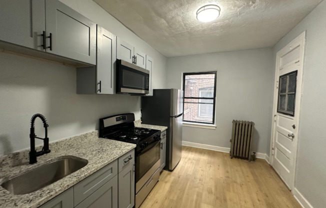 Vintage Hyde Park Apts!