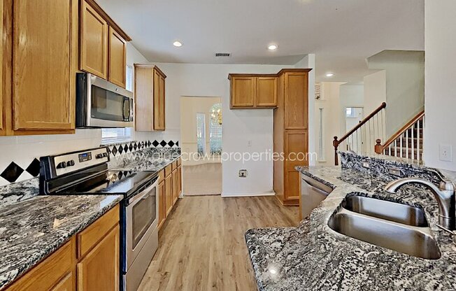 1700 CRESTHILL DR