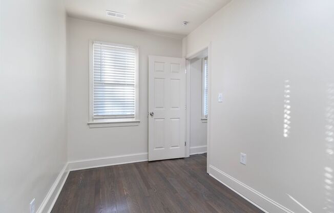 3 beds, 1 bath, $3,400, Unit 2