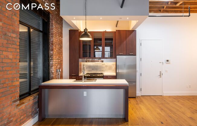 139 N 10 ST