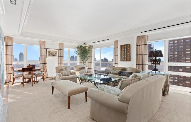 415 E 54 ST