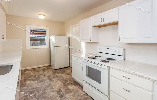 3 beds, 1 bath, $2,400