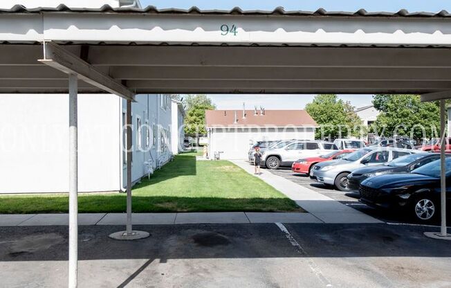 2 beds, 1 bath, 810 sqft, $1,325, Unit 96
