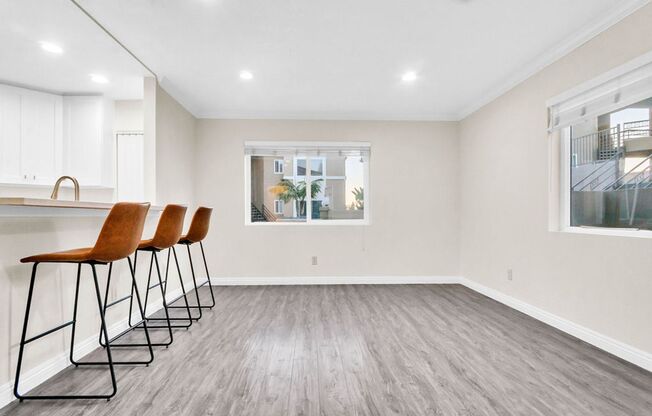 Beautiful one bedroom/one bath in the Verano community at UTC! Close to so much!