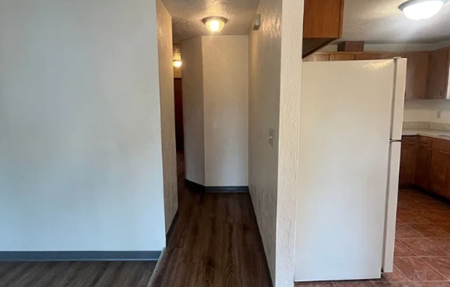 Spacious 3 Bedroom Home with Fenced Yard & Oversized Garage in Eugene