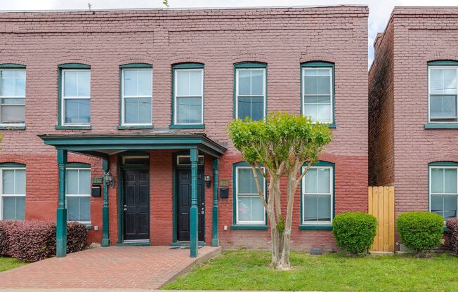 3 Bedroom Row Home Available in July!