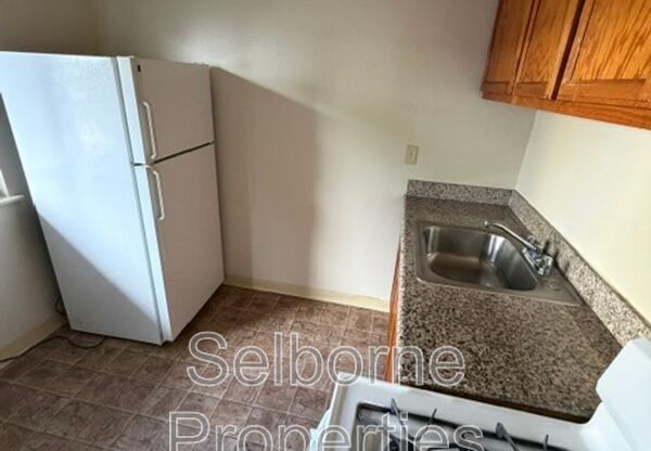 1537 8th Ave Apt E