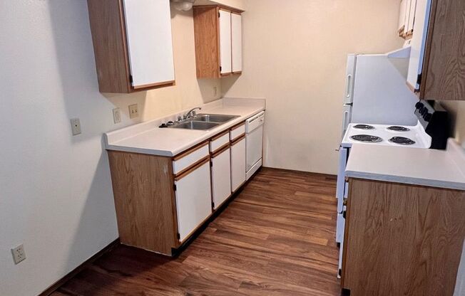 1 bed, 1 bath, 700 sqft, $680, Unit J158