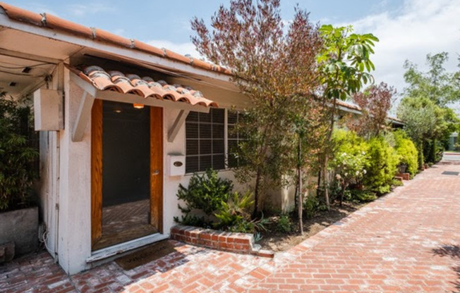 OCEAN PARK BLVD., 1405