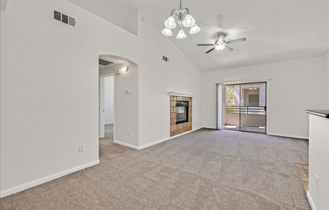1 Bedroom Condo in Gated Community With Lots of Shopping Nearby