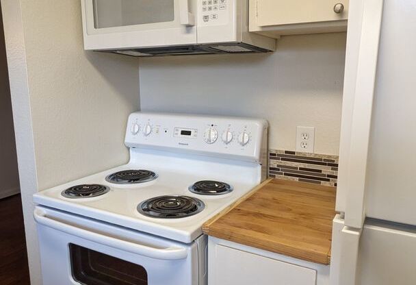 2 beds, 1.5 baths, 900 sqft, $1,545, Unit 7869