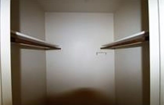 Spacious 1 story for lease