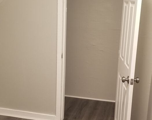 3 beds, 1 bath, $1,400