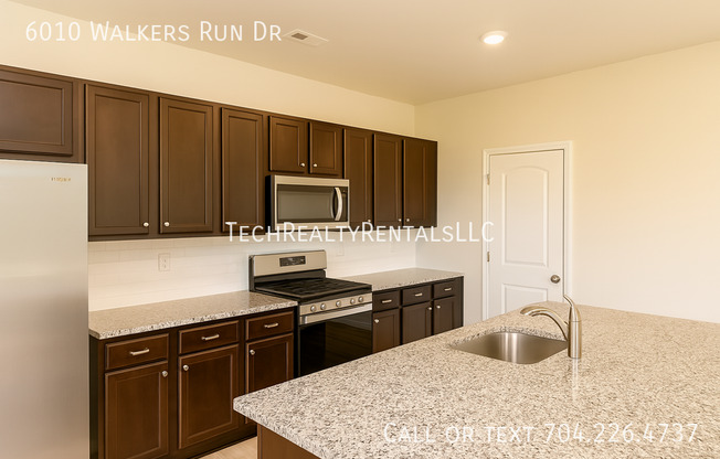 6010 WALKERS RUN DR