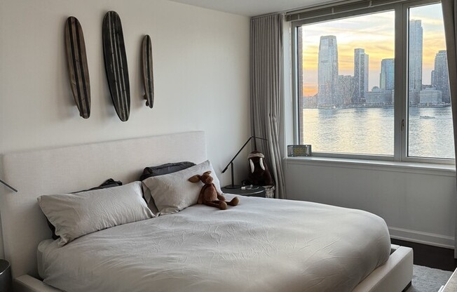 1 bed, 1 bath, 871 sqft, $9,500, Unit 16G