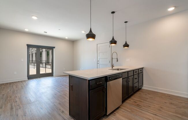 2 beds, 2 baths, 785 sqft, $2,425, Unit 1050 N 4th St. Apt. 216